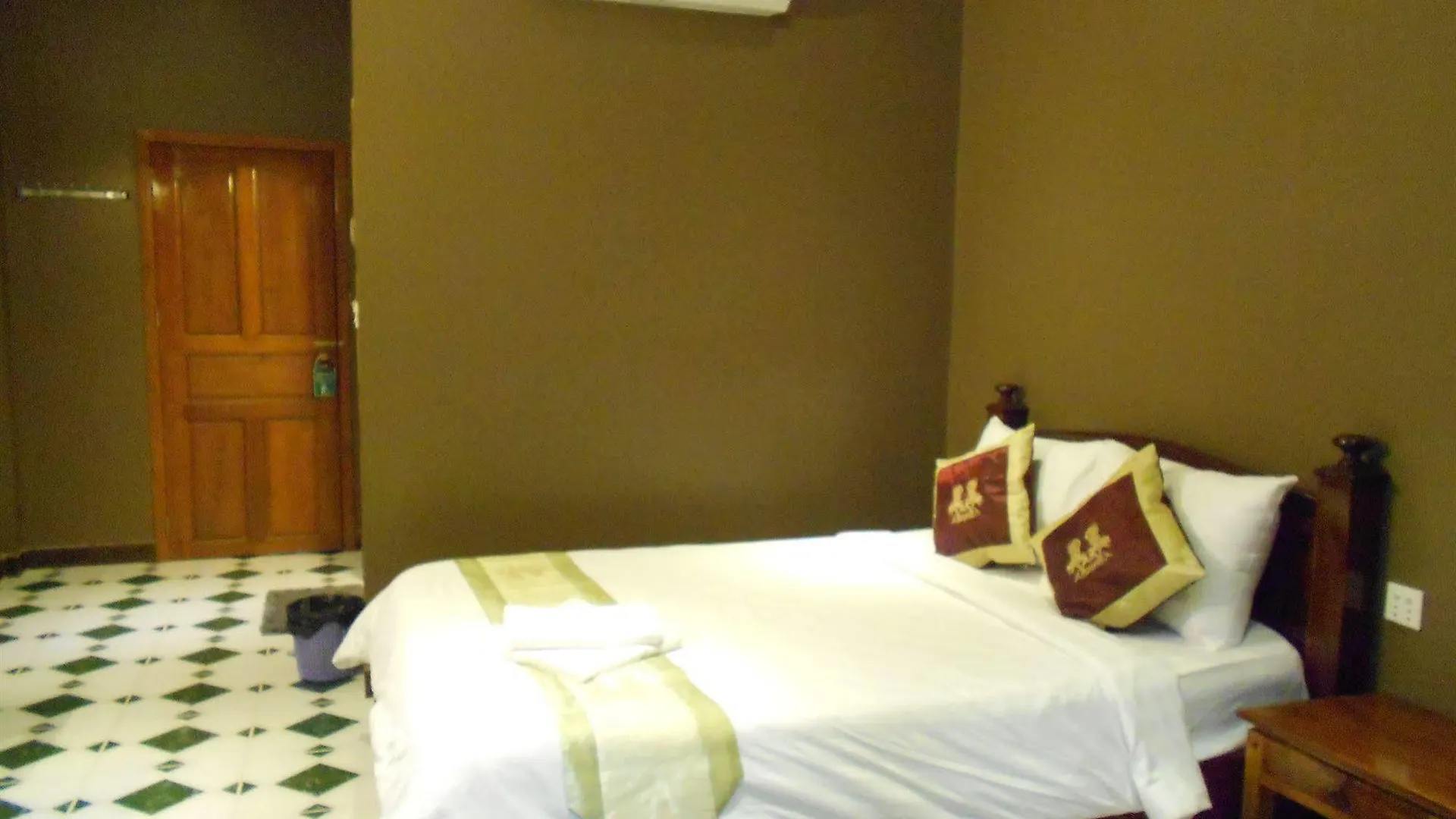 Nice Beach Hotel Sihanoukville 3*,
